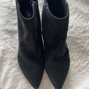 VERA MODA Black Suede ankle bootie